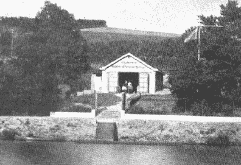 1923 fertiggestelles Bootshaus